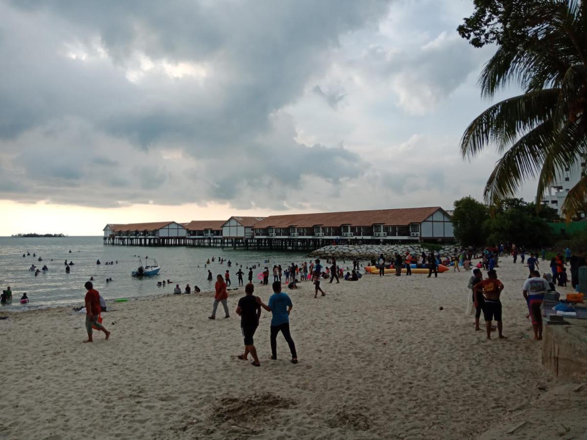 Glory Beach Resort Private Apartment Port Dickson Exterior photo